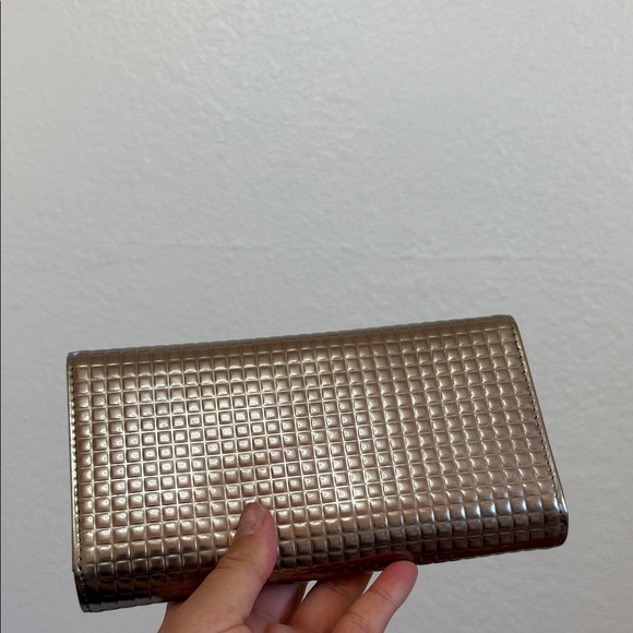 NEW vintage CHANEL Metallic Silver Y2K bifold Christmas gift Quilted Wallet - Picture 9 of 11